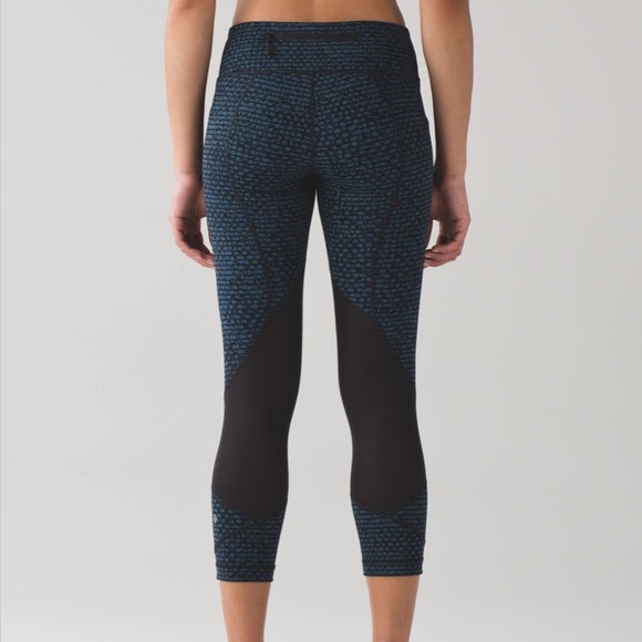 EUC lululemon Pace Rival Crop 19” Teal/Black (8) - Picture 2 of 12